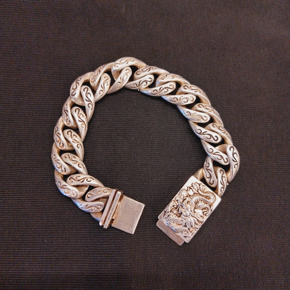 Dragon design bracelet